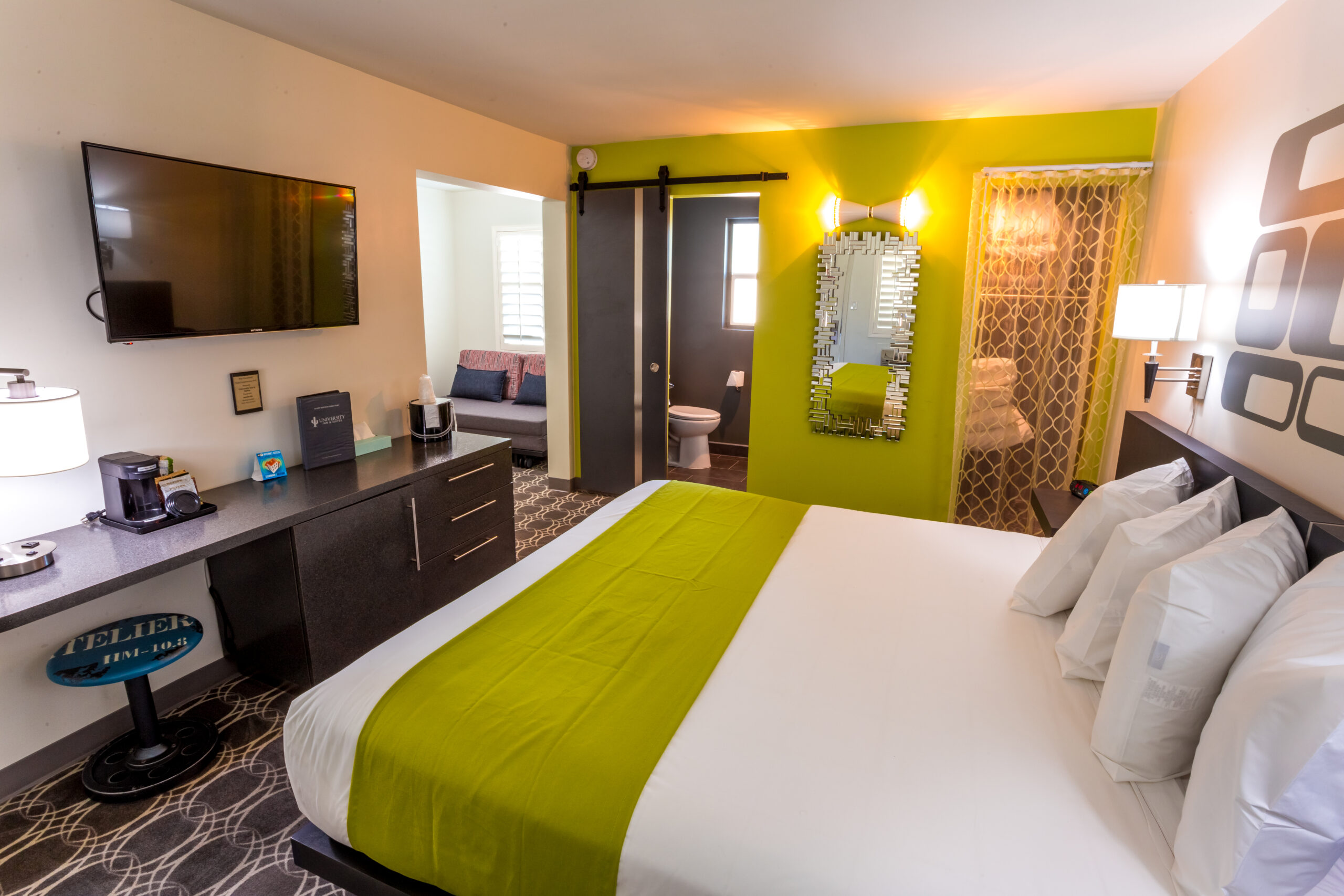 King suite with full sofa bed(2)